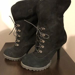 Envy Rocky Road Black Suede Boots-Size 8